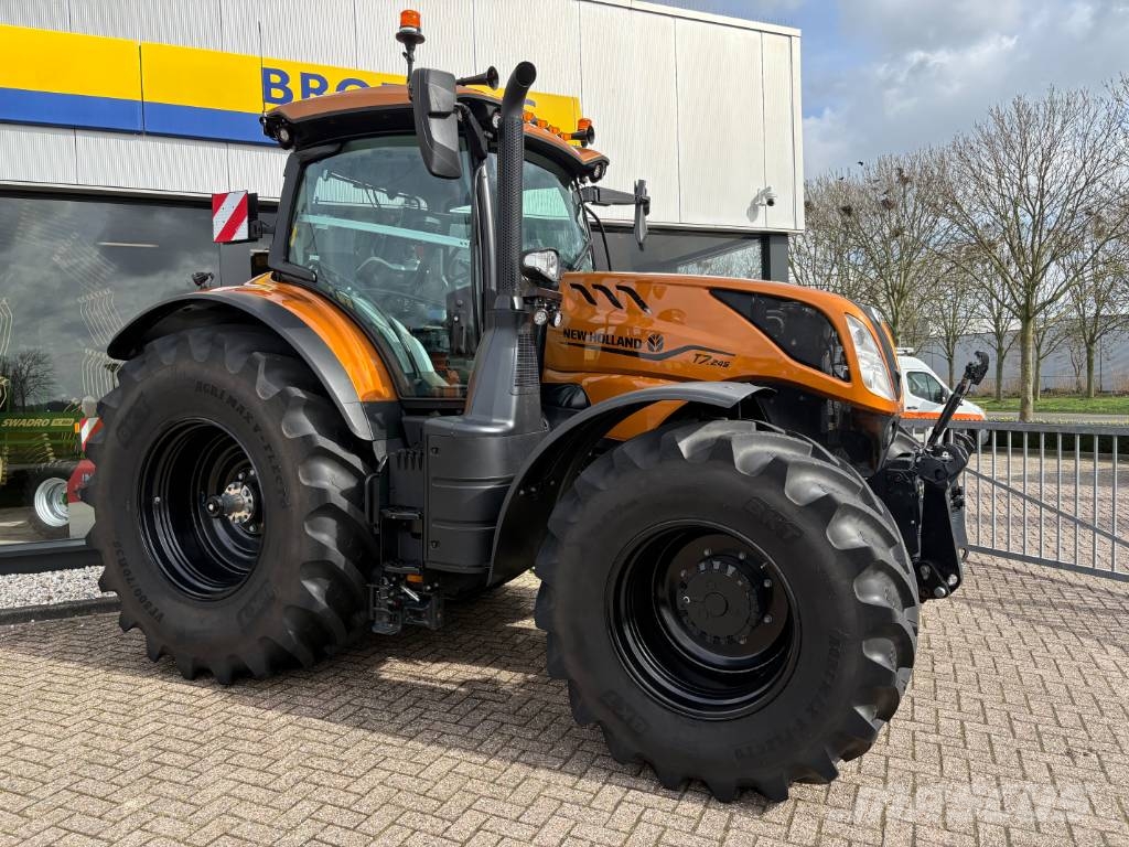 New Holland T 7.245 AC Traktori