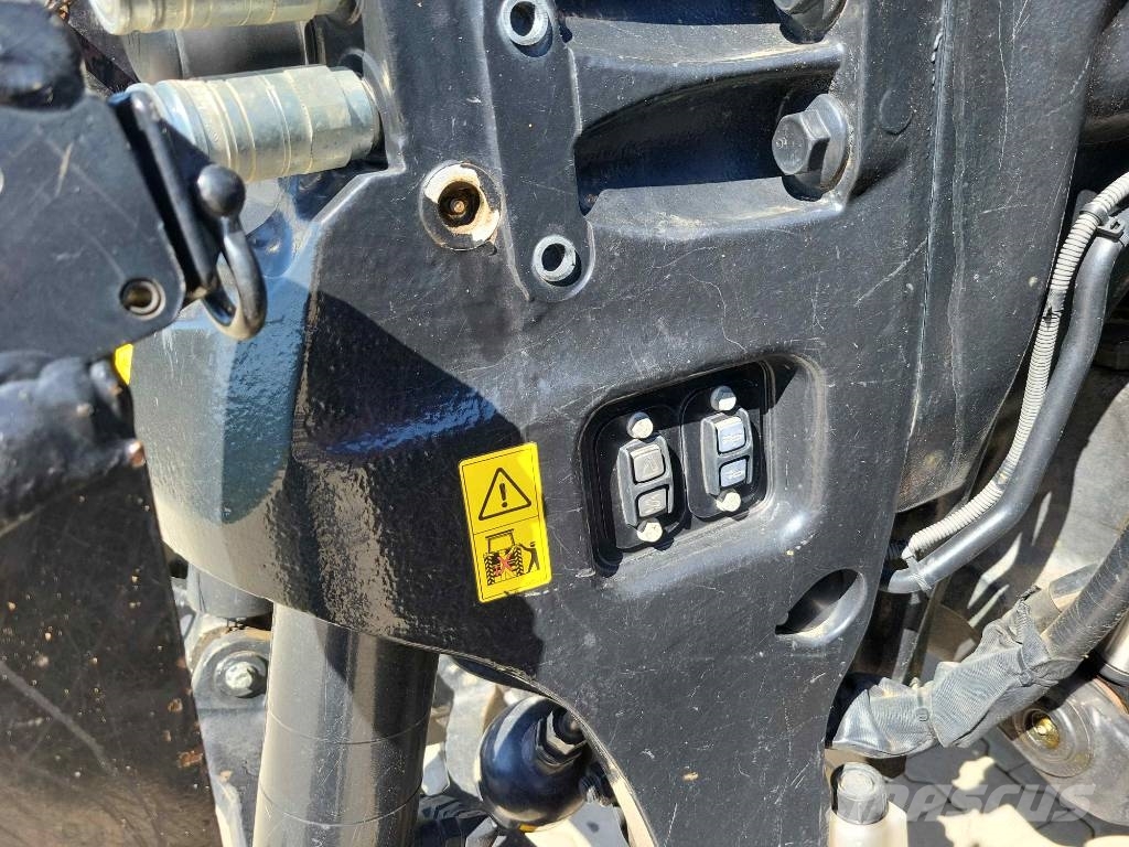Case IH OPTUM 300 CVX الجرارات