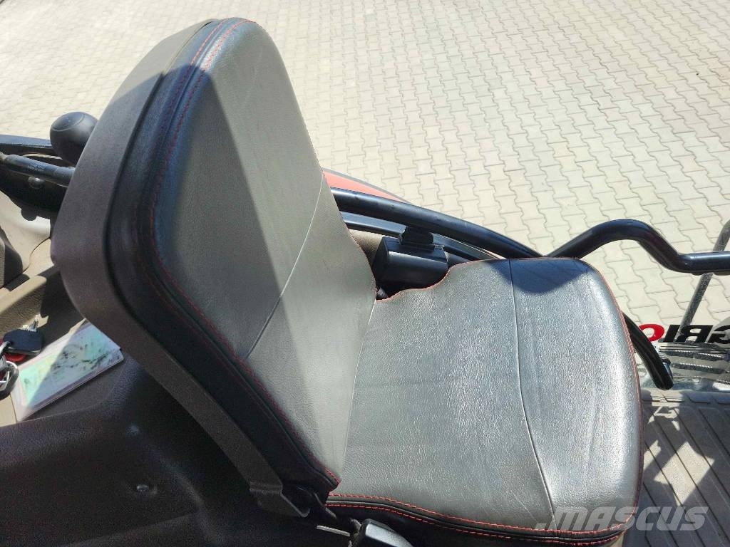 Case IH OPTUM 300 CVX الجرارات