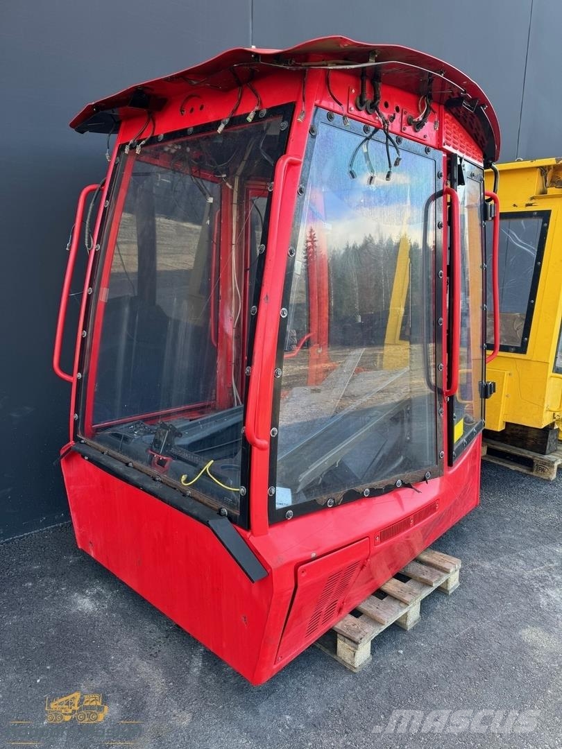 Komatsu 895 Used/Beg Cabina