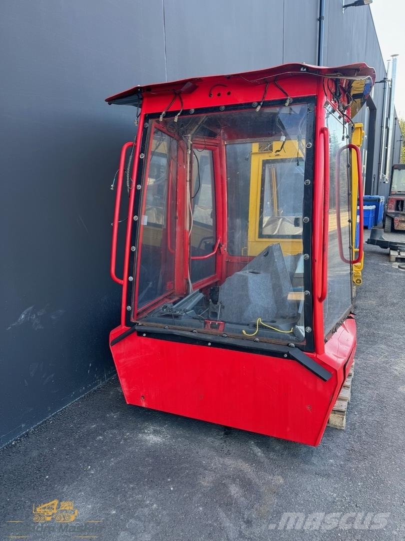 Komatsu 895 Used/Beg Cabina