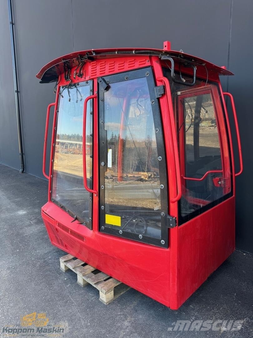 Komatsu 895 Used/Beg Cabina