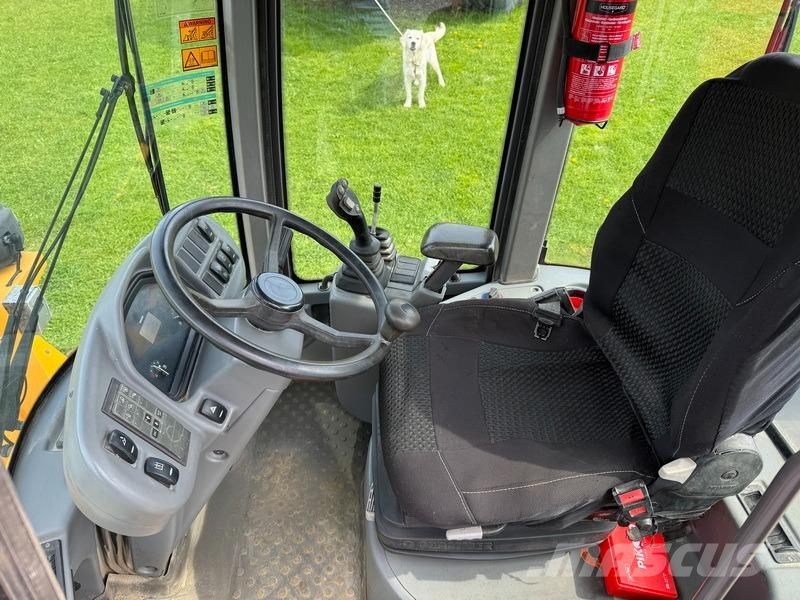Volvo L 35 GS 輪胎式裝載機
