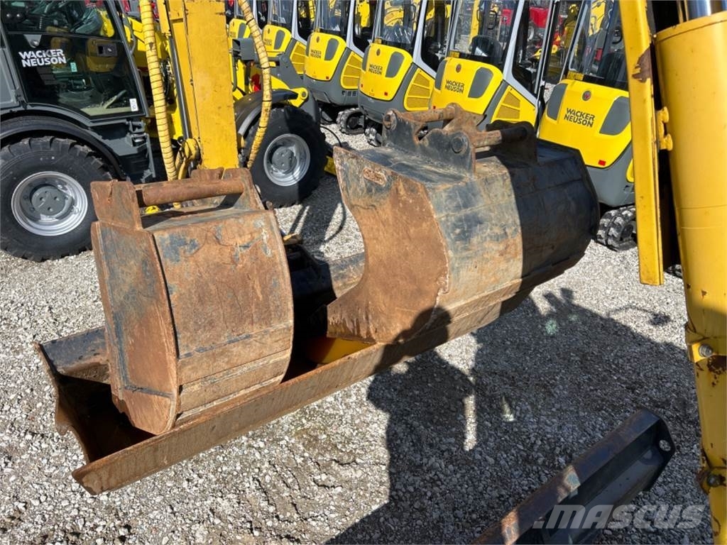 Komatsu PC80 MR Vidēja lieluma ekskavatori 7 t - 12 t