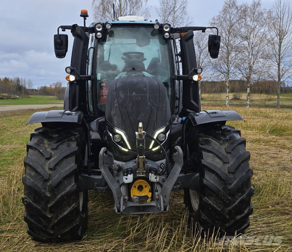 Valtra T 235 Direct Traktoren