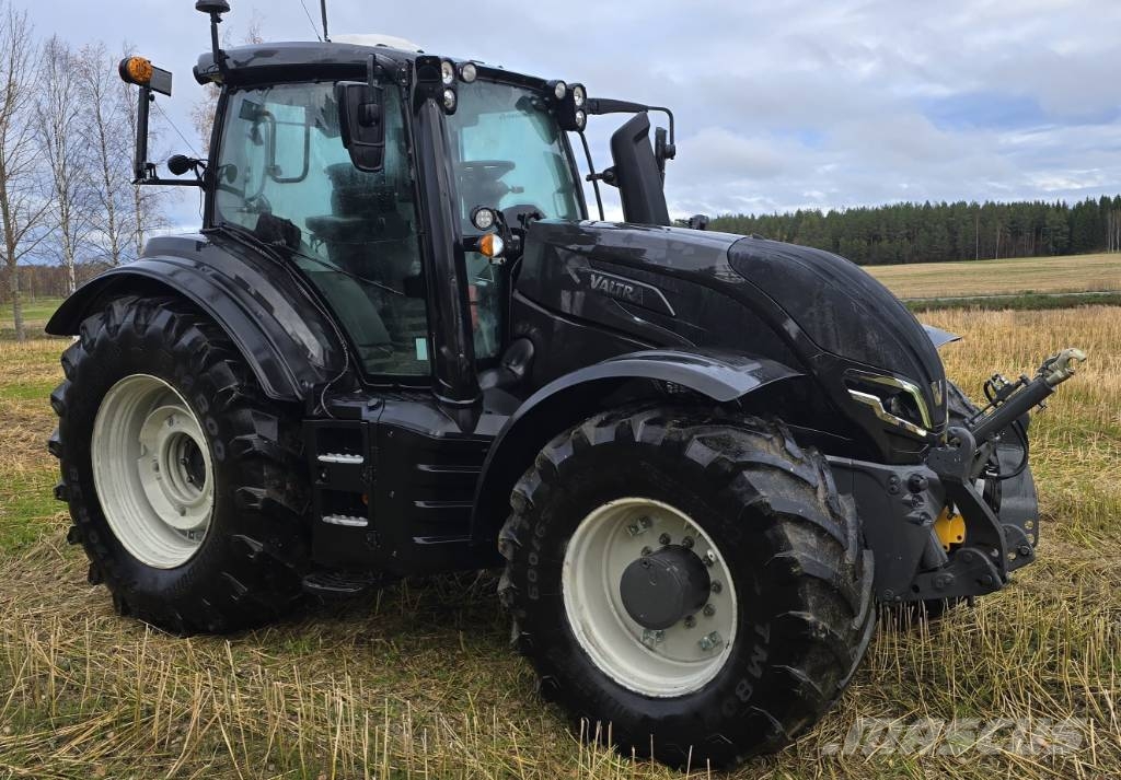 Valtra T 235 Direct Traktoren