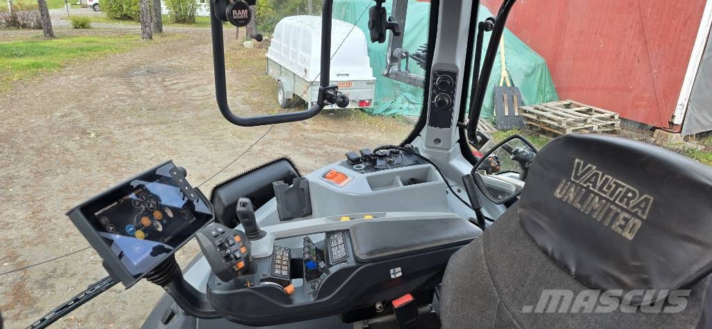 Valtra T 235 Direct Traktoren