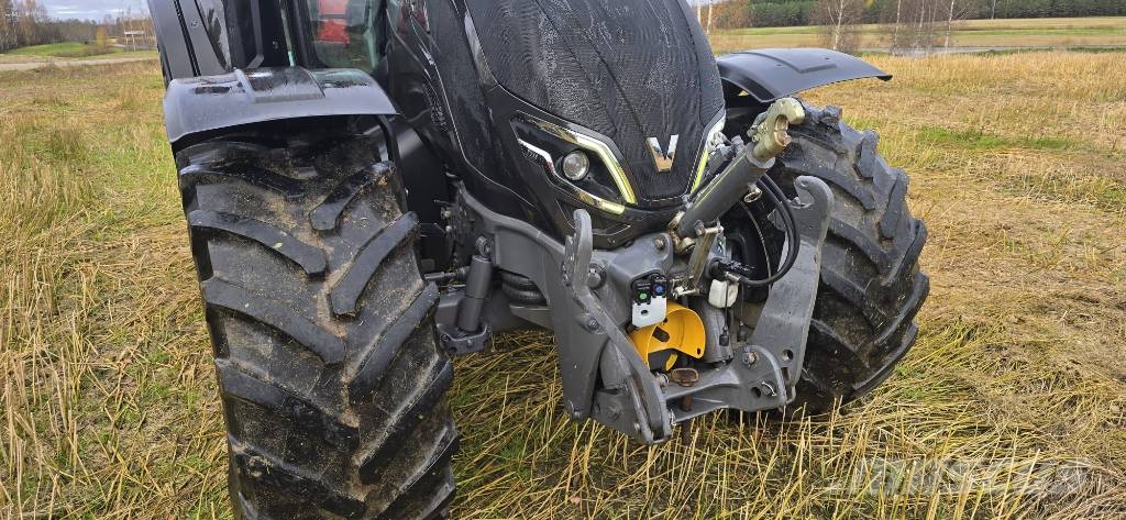 Valtra T 235 Direct Traktoren