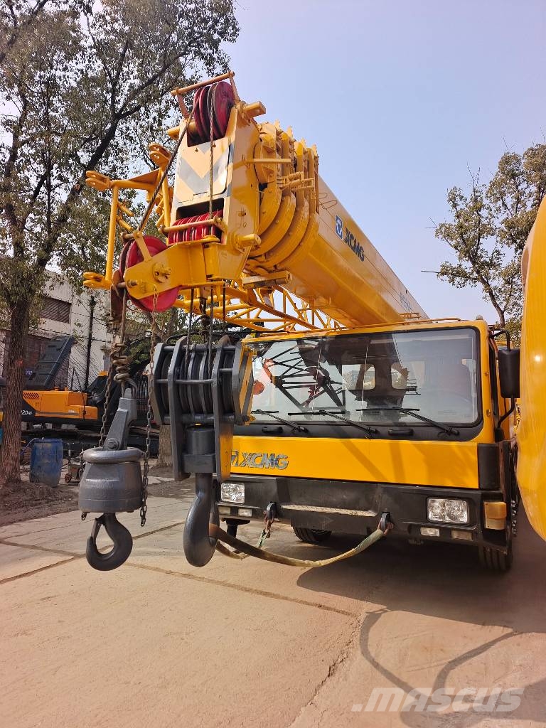 XCMG 25 Ton Truck Mounted Crane China Largest Supplier Kāpurķēžu ceļamkrāni