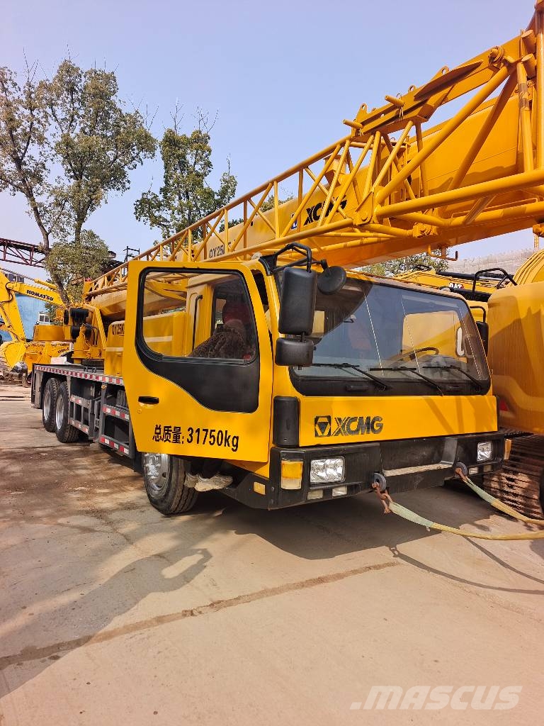 XCMG 25 Ton Truck Mounted Crane China Largest Supplier Kāpurķēžu ceļamkrāni