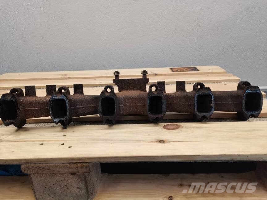Case IH MX 120 {3902J47} exhaust manifold Motoren