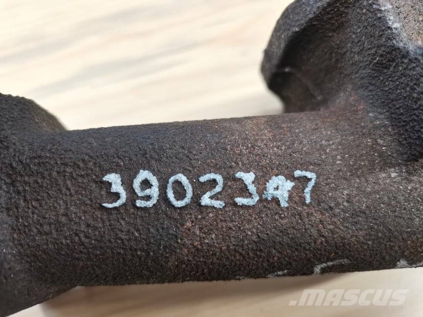 Case IH MX 120 {3902J47} exhaust manifold Motoren