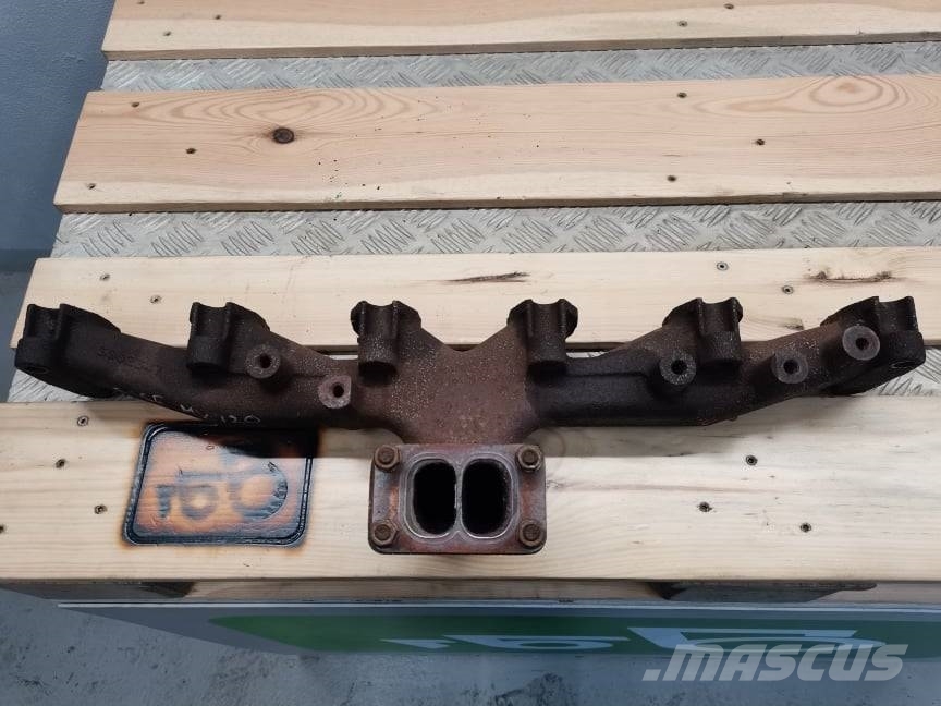 Case IH MX 120 {3902J47} exhaust manifold Motoren
