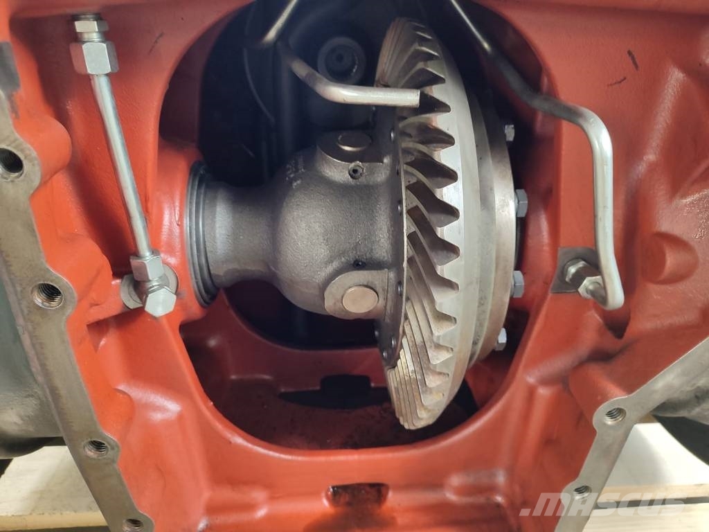 Kubota M 7151 Rear differential 3100516 2093 417032 Menjač