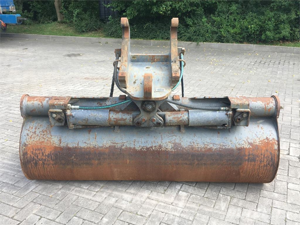 UNIVERSALLÖFFEL 2000 MM B Farm machinery