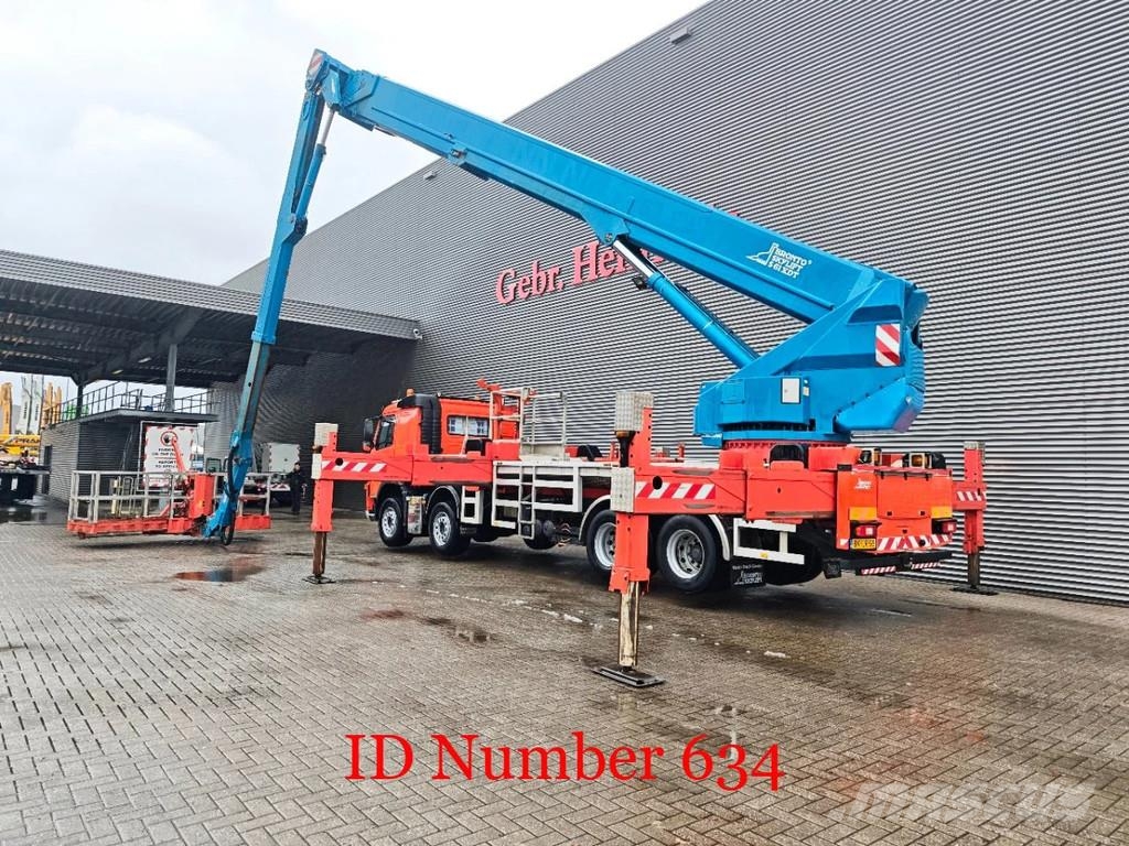 Volvo FM 400 8x4 Bronto Skylift S61 XDT トラック高所作業車