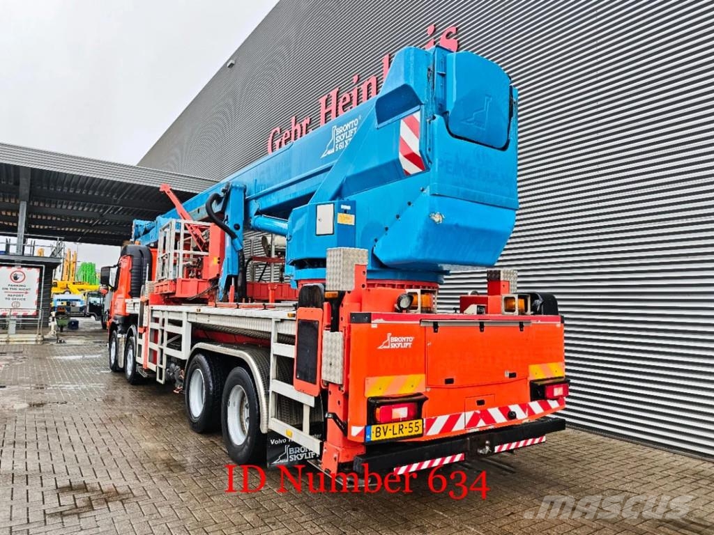 Volvo FM 400 8x4 Bronto Skylift S61 XDT トラック高所作業車
