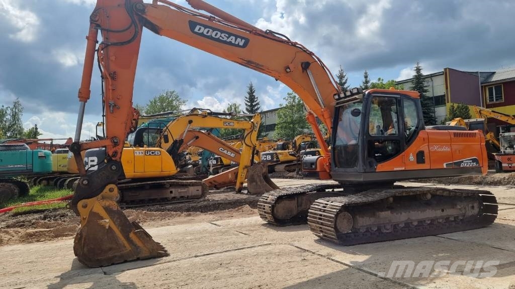 Doosan DX 225 LC Excavadoras sobre orugas