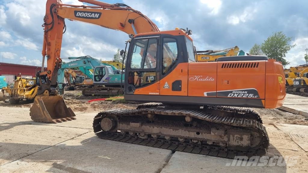 Doosan DX 225 LC Excavadoras sobre orugas