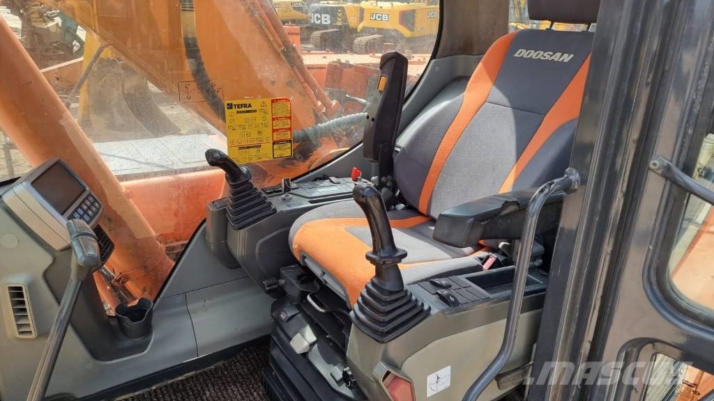 Doosan DX 225 LC Excavadoras sobre orugas