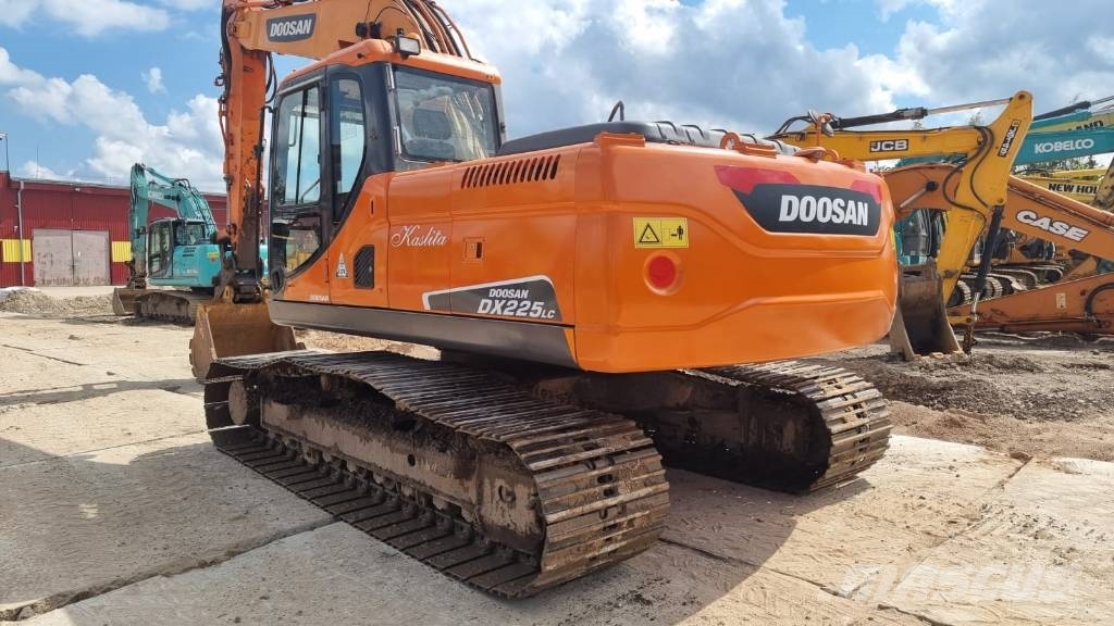 Doosan DX 225 LC Excavadoras sobre orugas