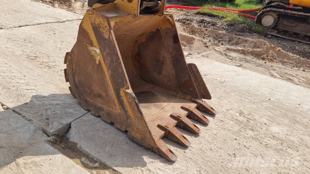 Doosan DX 225 LC Excavadoras sobre orugas