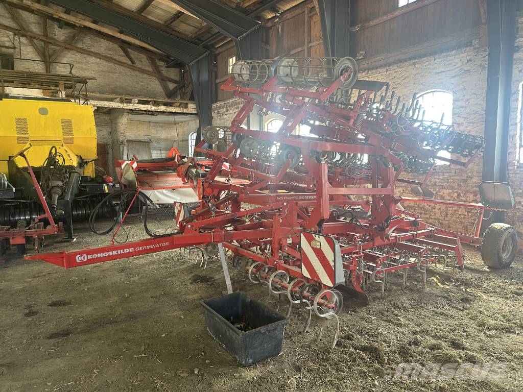 Kongskilde 7 meter germinator med CROSKILL tromle bagerst. V Σβάρνες