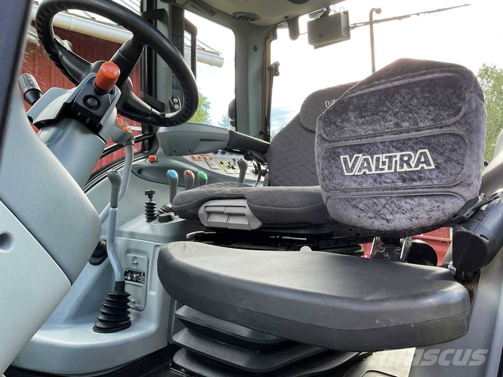 Valtra N103 HiTech 5 Tratores Agrícolas usados