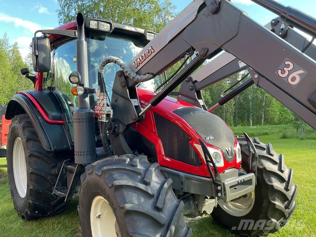 Valtra N103 HiTech 5 Tratores Agrícolas usados