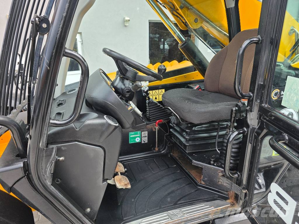 JCB 535-95 伸缩臂叉装车|叉装车