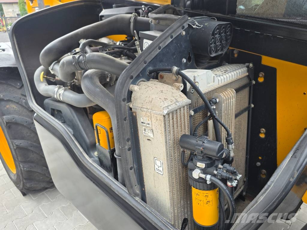 JCB 535-95 伸缩臂叉装车|叉装车