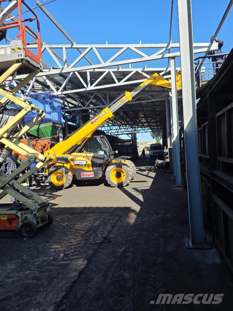JCB 535-95 伸缩臂叉装车|叉装车