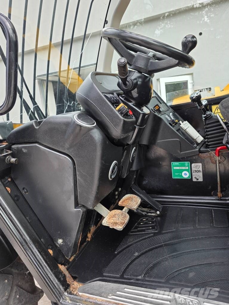 JCB 535-95 伸缩臂叉装车|叉装车