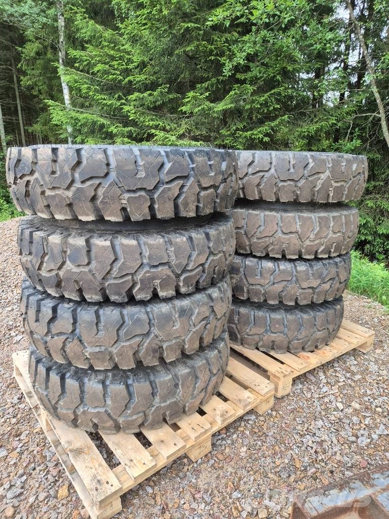 Nokian ArmorGard2, 10.00-20 inkl fälgar مكونات أخرى