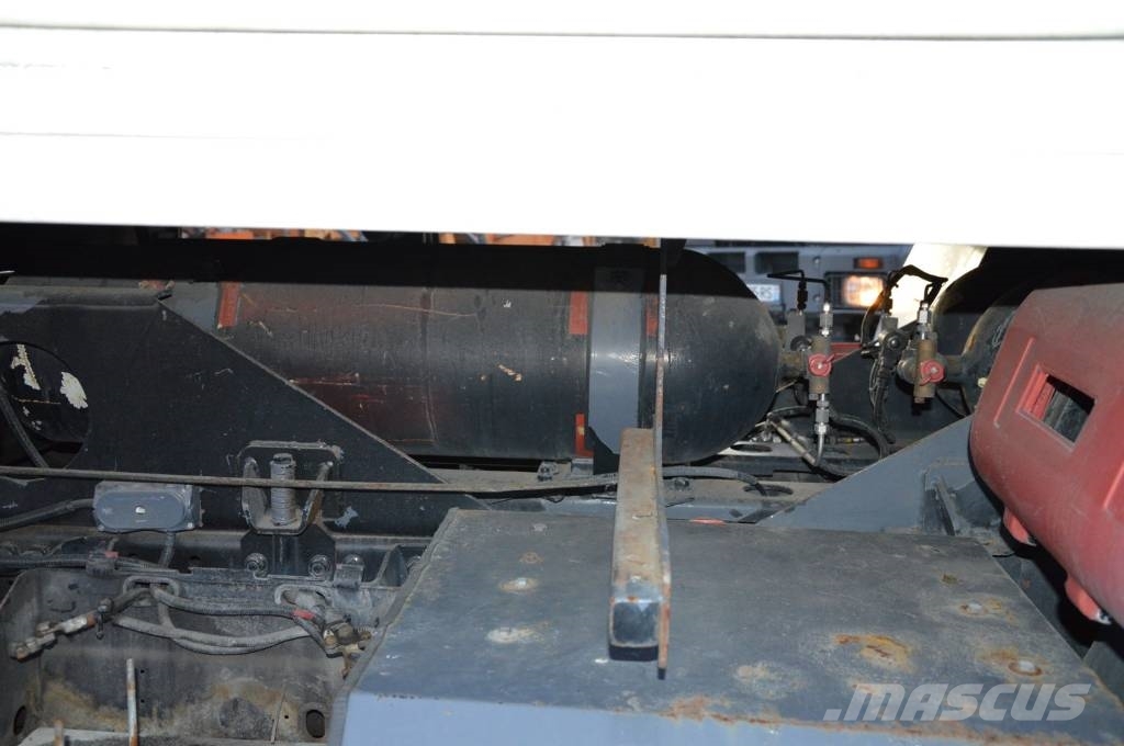 Iveco EuroTech 240E26 Garbage truck Eurovoire CRoss 18m3 Otros camiones