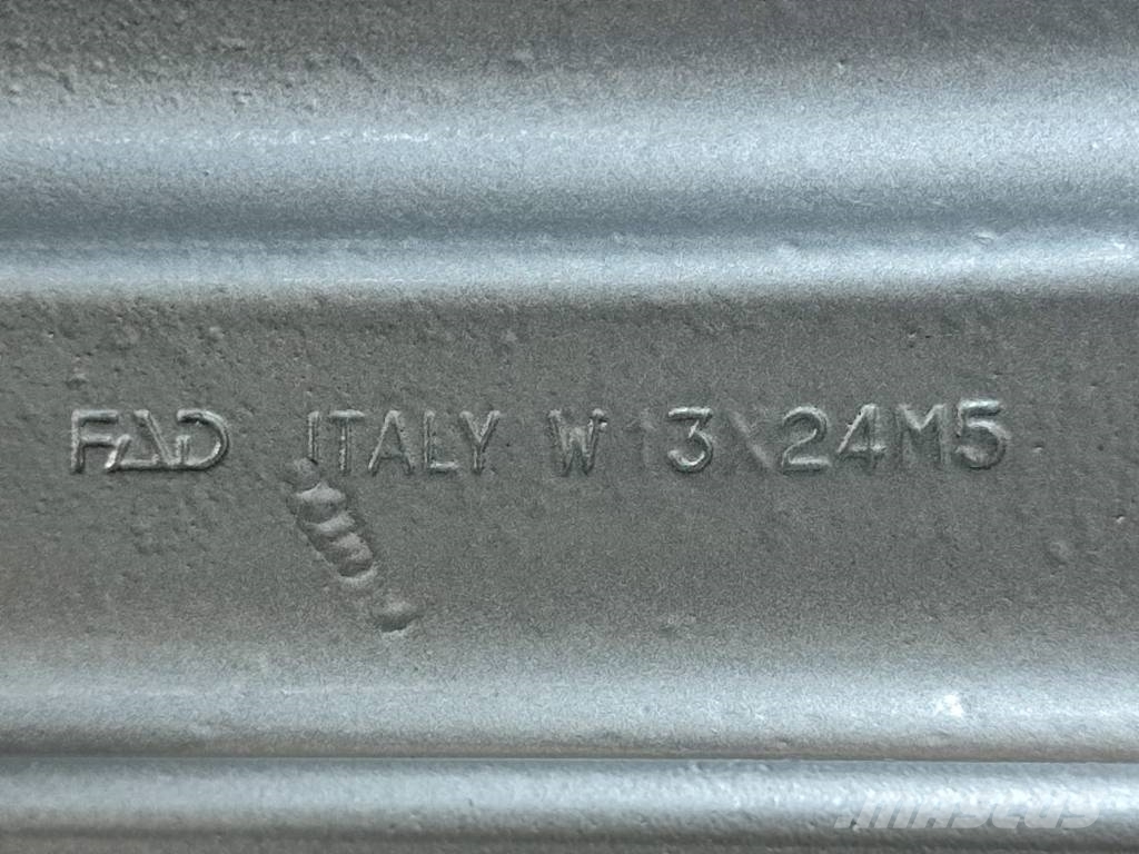 Massey Ferguson Rim 13x24 MASSEY FERGUSON 8937 Gume, kotači i naplatci