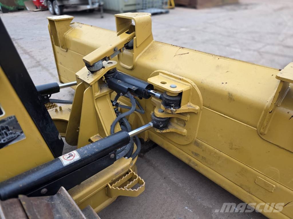 CAT D 3 LGP Buldožeri guseničari