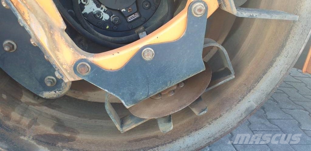 Walec wibracyjny BOMAG BW 174 AP 트윈 드럼 롤러