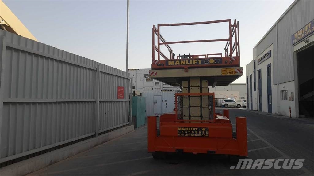 Holland Lift HL-220D25 Nůžková zvedací plošina