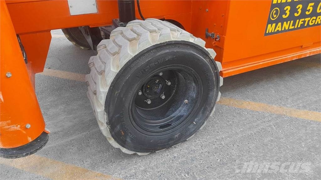 Holland Lift HL-220D25 Nůžková zvedací plošina