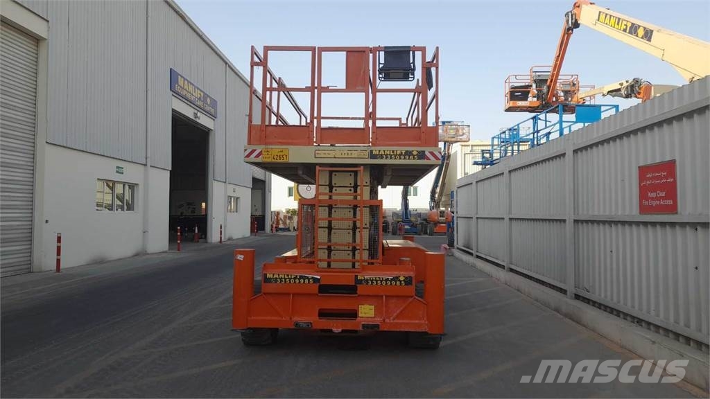 Holland Lift HL-220D25 Nůžková zvedací plošina