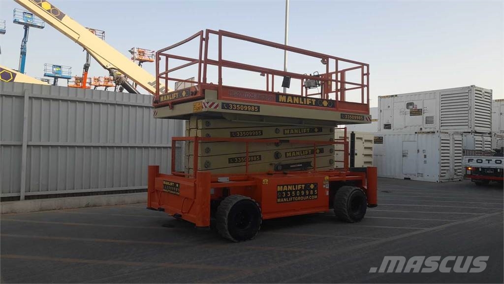 Holland Lift HL-220D25 Nůžková zvedací plošina