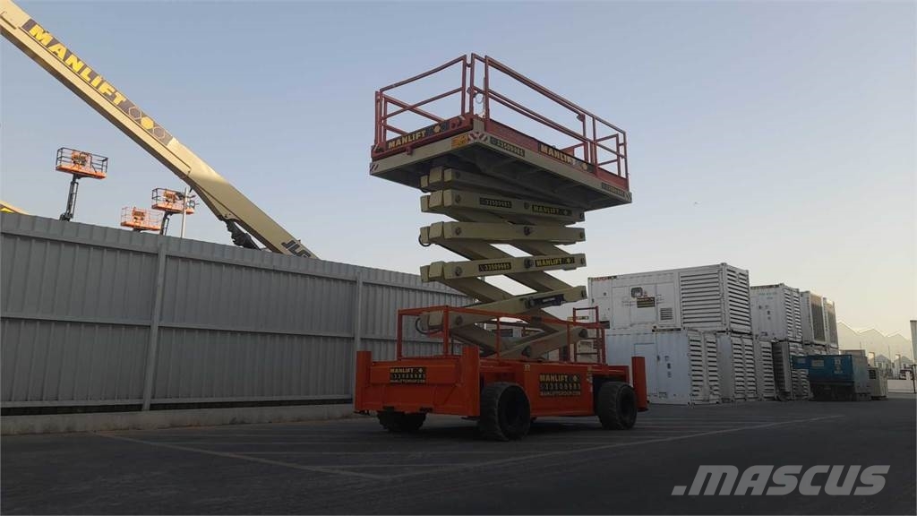 Holland Lift HL-220D25 Nůžková zvedací plošina