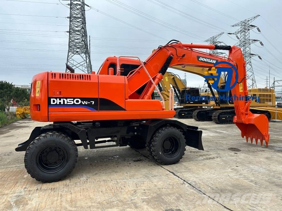 Doosan 150 轮式挖掘机