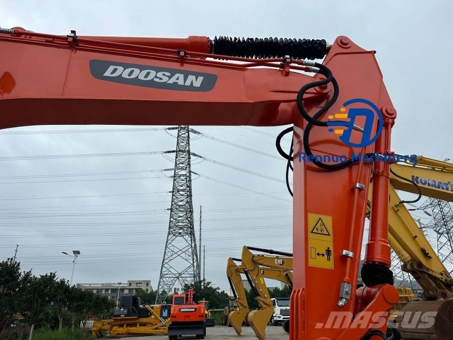 Doosan 150 轮式挖掘机