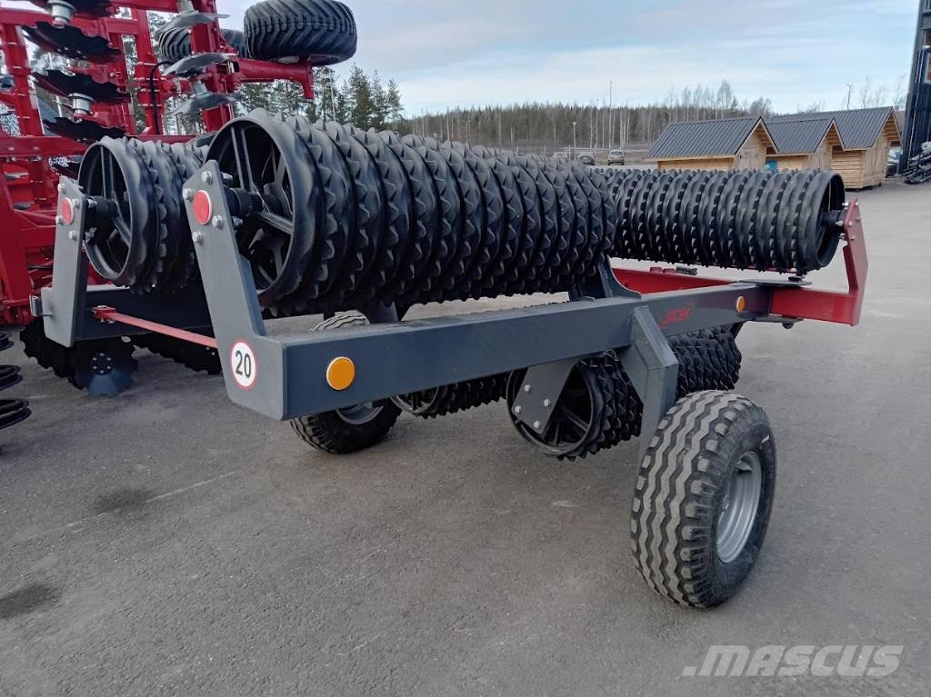 Expom Jacek 530 peltojyrät 8m Valce