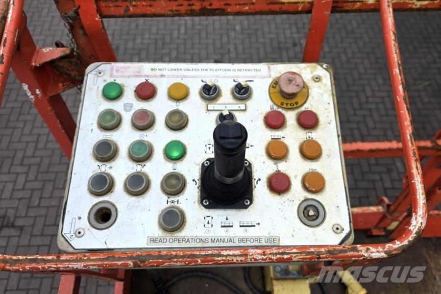 Holland Lift G-300DL30/S Diesel, 4x4x4 Drive, 33.5m Working Hei 가위형 리프트