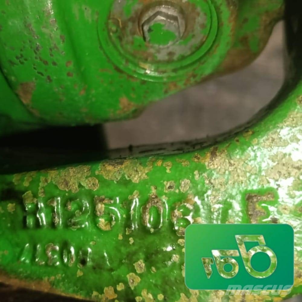 John Deere 7800 Front axle RE60499 R125105 R124407 Шасі