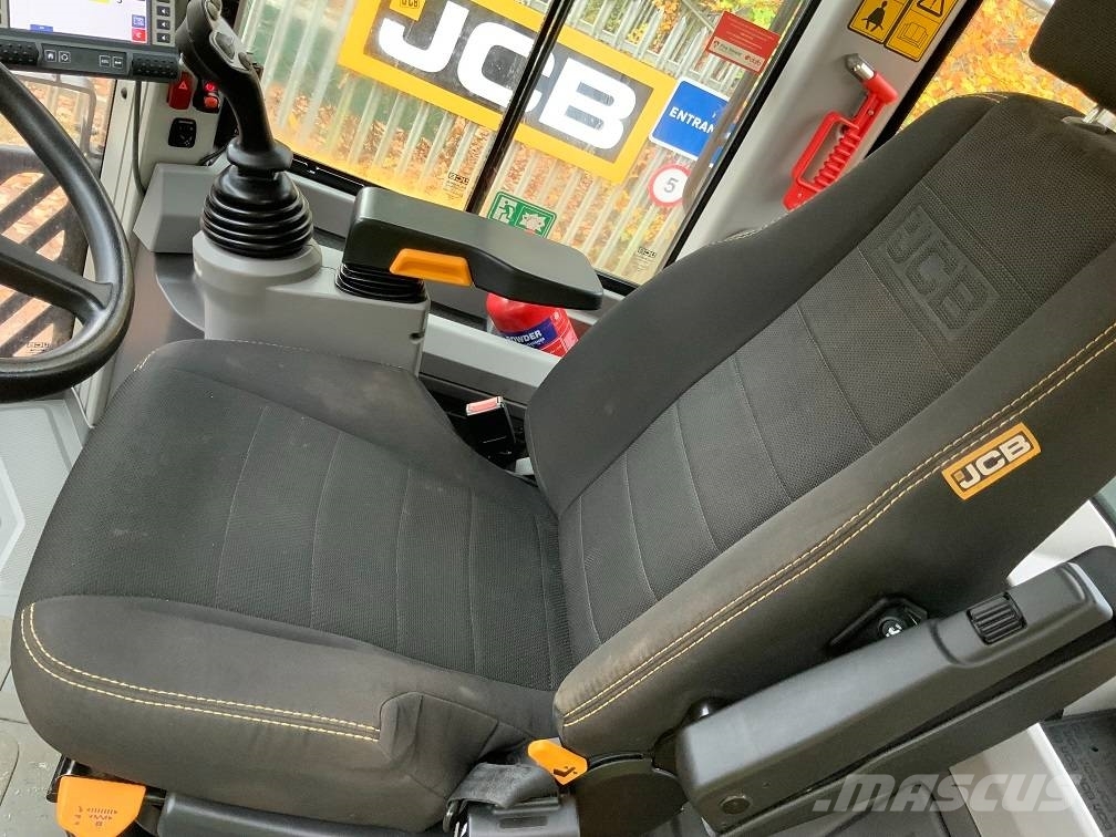 JCB 457 HT Kolesni nakladalci