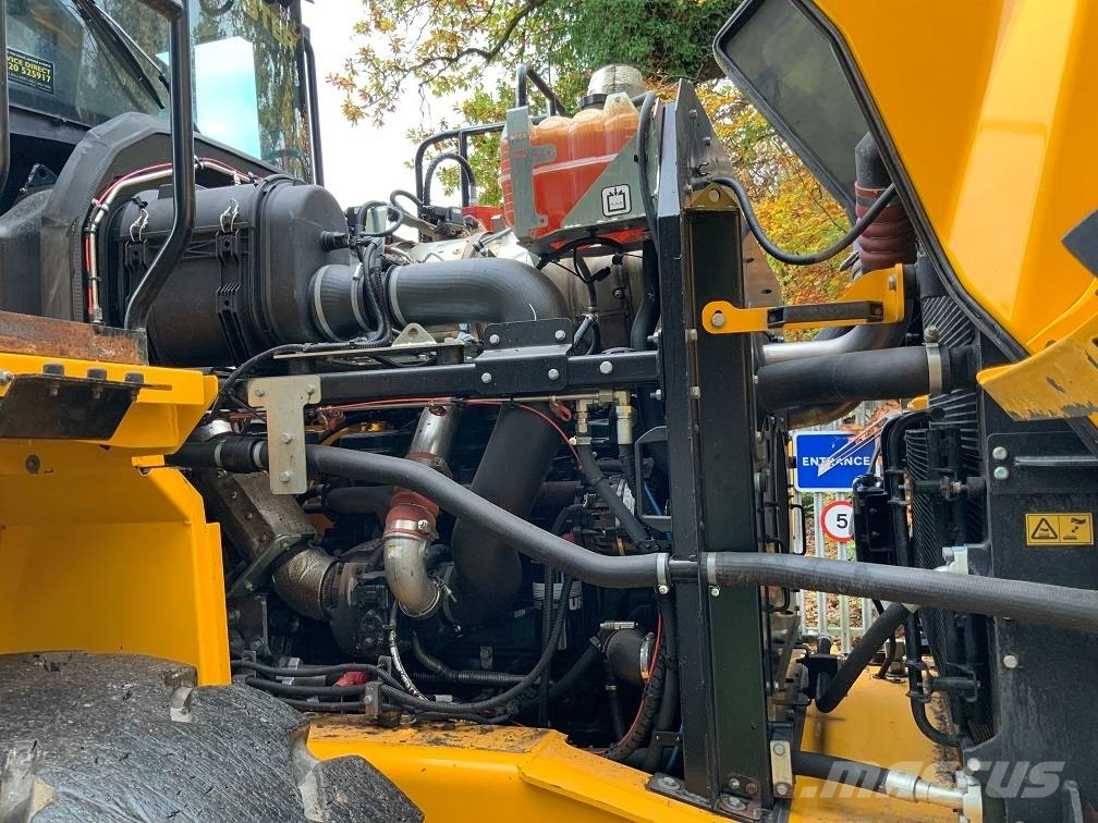 JCB 457 HT Kolesni nakladalci